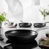 Meilleur poêle induction 2026 : comparatif des 7 modèles